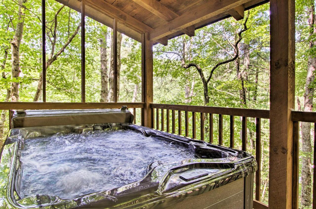 Secluded Forest Cabin, 4 Mi To Downtown Gatlinburg Villa Kültér fotó