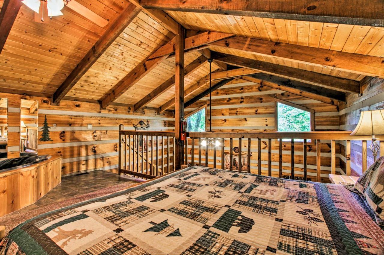 Secluded Forest Cabin, 4 Mi To Downtown Gatlinburg Villa Kültér fotó